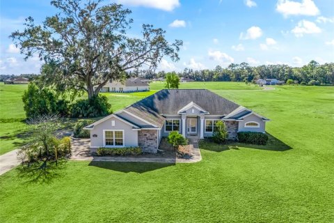 House in Ocala, Florida 3 bedrooms, 231.98 sq.m. № 2101109