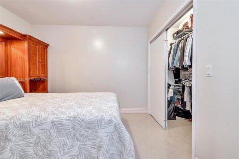 Copropriété à louer à Hallandale Beach, Floride: 1 chambre, 78.41 m2 № 1868657 - photo 23