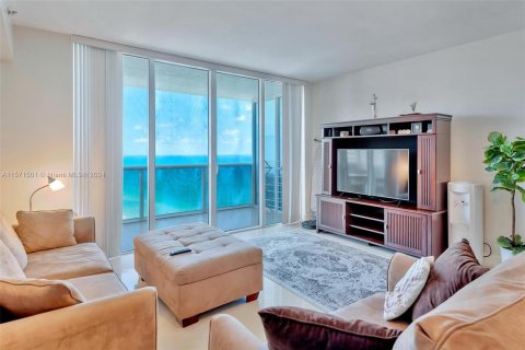 Copropriété à louer à Hallandale Beach, Floride: 1 chambre, 78.41 m2 № 1868657 - photo 4