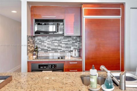 Copropriété à louer à Hallandale Beach, Floride: 1 chambre, 78.41 m2 № 1868657 - photo 16