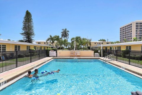 Condo in Sarasota, Florida, 1 bedroom  № 1578682 - photo 28
