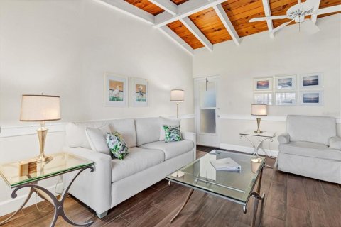 Condo in Sarasota, Florida, 1 bedroom  № 1578682 - photo 7