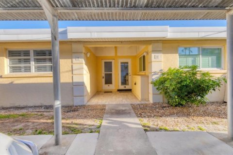 Condo in Sarasota, Florida, 1 bedroom  № 1578682 - photo 2