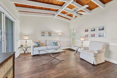 Condo in Sarasota, Florida, 1 bedroom  № 1578682 - photo 5