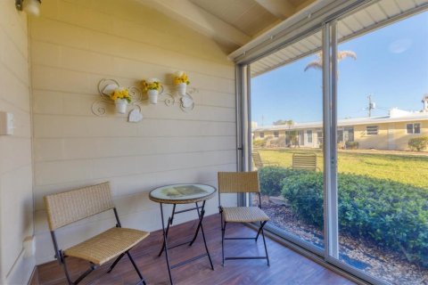 Condo in Sarasota, Florida, 1 bedroom  № 1578682 - photo 19