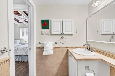 Condo in Sarasota, Florida, 1 bedroom  № 1578682 - photo 18