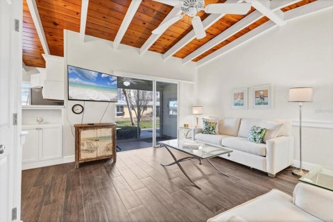 Condo in Sarasota, Florida, 1 bedroom  № 1578682 - photo 4