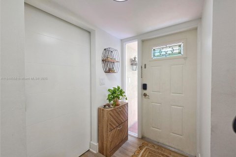 Townhouse in Aventura, Florida 1 bedroom, 81.01 sq.m. № 1845755 - photo 29