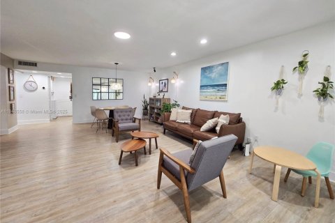 Townhouse in Aventura, Florida 1 bedroom, 81.01 sq.m. № 1845755 - photo 18
