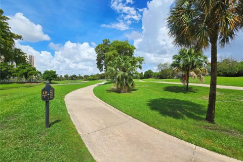 Townhouse in Aventura, Florida 1 bedroom, 81.01 sq.m. № 1845755 - photo 21