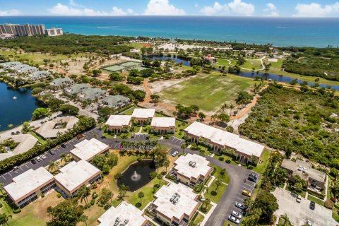 Condo in Jupiter, Florida, 2 bedrooms  № 1172868 - photo 1