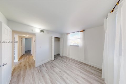 Condominio en venta en Miami, Florida, 2 dormitorios, 73.3 m2 № 1890488 - foto 8