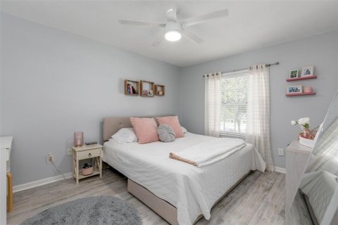 Condo in Saint Petersburg, Florida, 1 bedroom  № 2225422 - photo 14