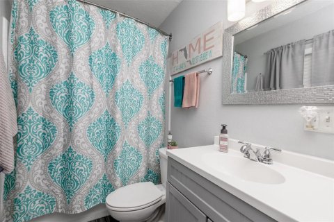 Condo in Saint Petersburg, Florida, 1 bedroom  № 2225422 - photo 17