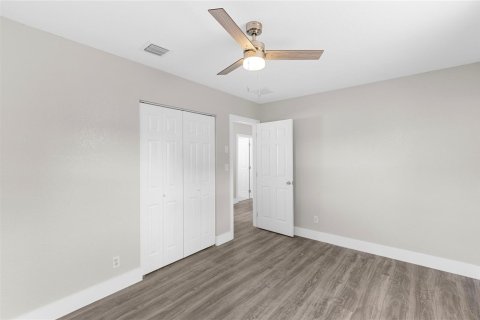 Villa ou maison à louer à Fort Lauderdale, Floride: 4 chambres, 113.53 m2 № 2261690 - photo 16