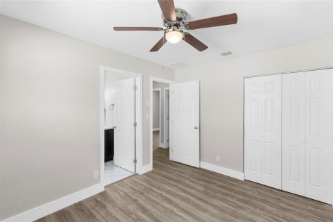 Villa ou maison à louer à Fort Lauderdale, Floride: 4 chambres, 113.53 m2 № 2261690 - photo 18
