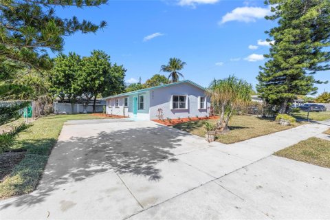 Villa ou maison à louer à Fort Lauderdale, Floride: 4 chambres, 113.53 m2 № 2261690 - photo 27