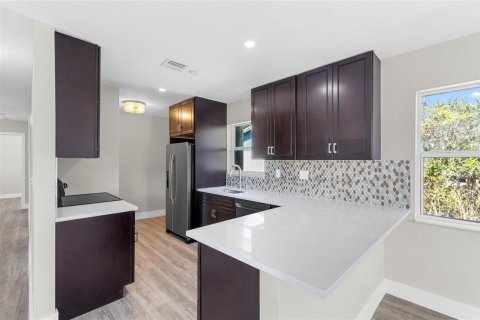 Villa ou maison à louer à Fort Lauderdale, Floride: 4 chambres, 113.53 m2 № 2261690 - photo 5