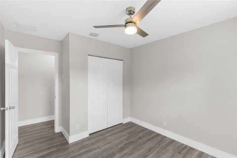 Villa ou maison à louer à Fort Lauderdale, Floride: 4 chambres, 113.53 m2 № 2261690 - photo 12