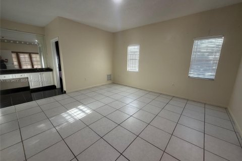 Villa ou maison à vendre à Miami, Floride: 3 chambres, 165.55 m2 № 2049018 - photo 27
