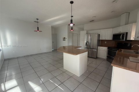 Villa ou maison à vendre à Miami, Floride: 3 chambres, 165.55 m2 № 2049018 - photo 14