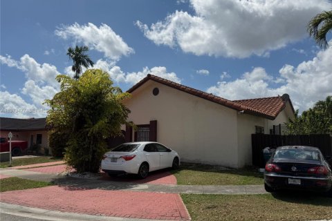 Купить виллу или дом в Майами, Флорида 3 спальни, 165.55м2, № 2049018 - фото 3
