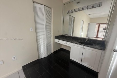 Villa ou maison à vendre à Miami, Floride: 3 chambres, 165.55 m2 № 2049018 - photo 23