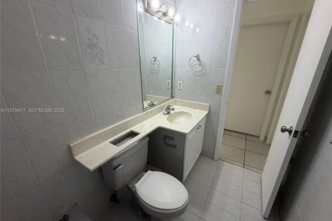 Villa ou maison à vendre à Miami, Floride: 3 chambres, 165.55 m2 № 2049018 - photo 29