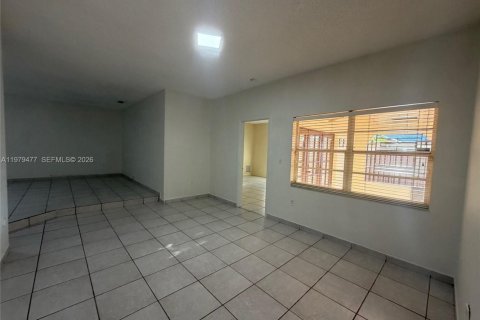 Villa ou maison à vendre à Miami, Floride: 3 chambres, 165.55 m2 № 2049018 - photo 10