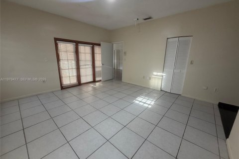 Villa ou maison à vendre à Miami, Floride: 3 chambres, 165.55 m2 № 2049018 - photo 22