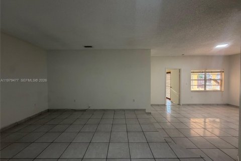 Villa ou maison à vendre à Miami, Floride: 3 chambres, 165.55 m2 № 2049018 - photo 8