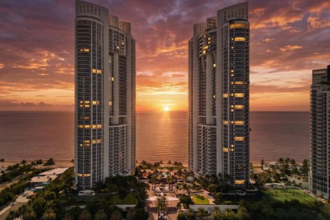 Condo in Sunny Isles Beach, Florida, 3 bedrooms  № 2250023