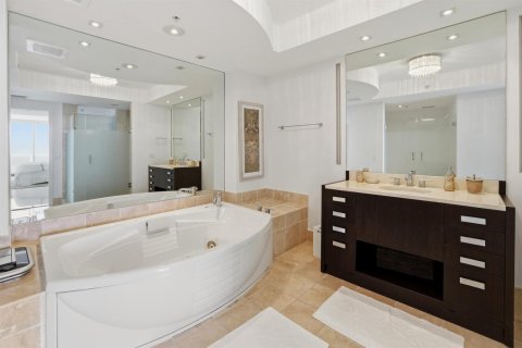 Copropriété à vendre à Sunny Isles Beach, Floride: 3 chambres, 375.79 m2 № 2250023 - photo 27
