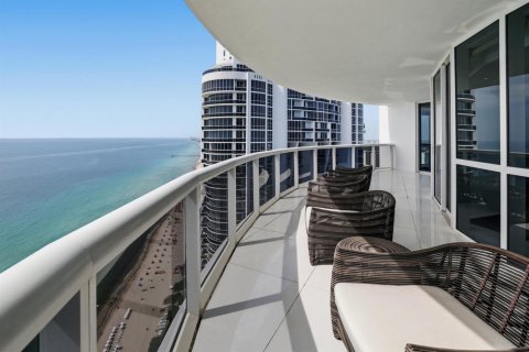 Copropriété à vendre à Sunny Isles Beach, Floride: 3 chambres, 375.79 m2 № 2250023 - photo 9