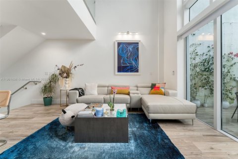 Condo in Miami, Florida, 2 bedrooms  № 1953206 - photo 4