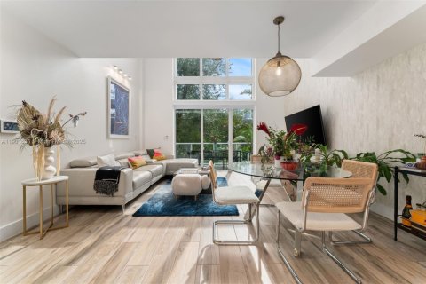 Condo in Miami, Florida, 2 bedrooms  № 1953206 - photo 3