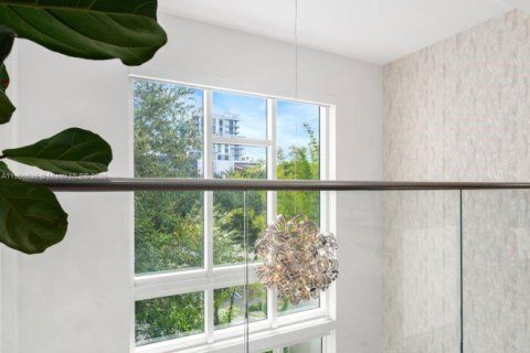 Condo in Miami, Florida, 2 bedrooms  № 1953206 - photo 12