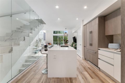 Condo in Miami, Florida, 2 bedrooms  № 1953206 - photo 6