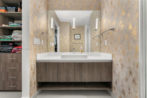 Condo in Miami, Florida, 2 bedrooms  № 1953206 - photo 20