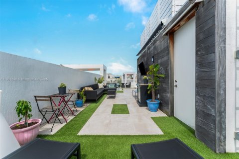 Condo in Miami, Florida, 2 bedrooms  № 1953206 - photo 26