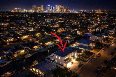 Villa ou maison à vendre à Fort Lauderdale, Floride: 6 chambres, 400.5 m2 № 2265354 - photo 2