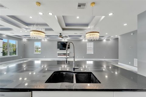 Villa ou maison à louer à Apollo Beach, Floride: 4 chambres, 308.06 m2 № 1679980 - photo 9