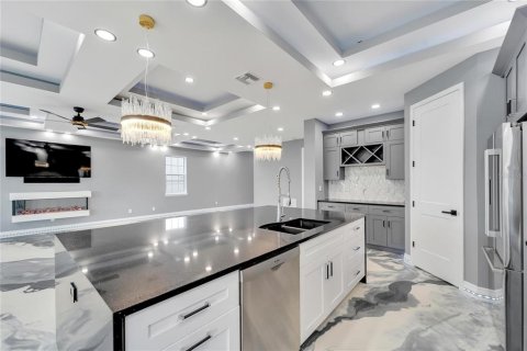 Villa ou maison à louer à Apollo Beach, Floride: 4 chambres, 308.06 m2 № 1679980 - photo 16