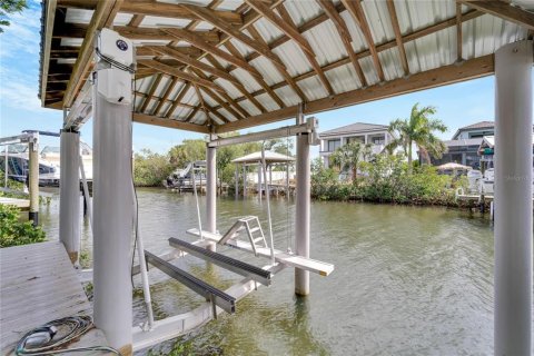 Villa ou maison à louer à Apollo Beach, Floride: 4 chambres, 308.06 m2 № 1679980 - photo 4