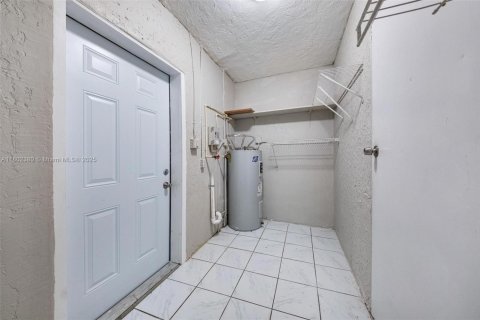 House in Sunrise, Florida 3 bedrooms, 99.03 sq.m. № 1688938 - photo 20