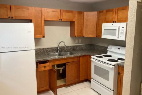 House in Sunrise, Florida 3 bedrooms, 99.03 sq.m. № 1688938 - photo 3