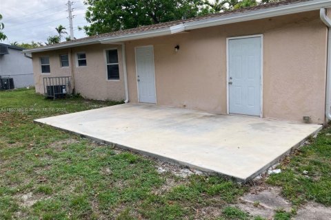 House in Sunrise, Florida 3 bedrooms, 99.03 sq.m. № 1688938 - photo 10