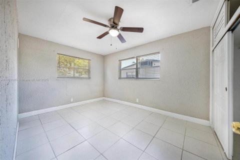House in Sunrise, Florida 3 bedrooms, 99.03 sq.m. № 1688938 - photo 16