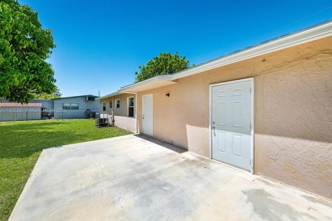 House in Sunrise, Florida 3 bedrooms, 99.03 sq.m. № 1688938 - photo 28