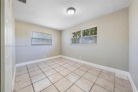 House in Sunrise, Florida 3 bedrooms, 99.03 sq.m. № 1688938 - photo 14